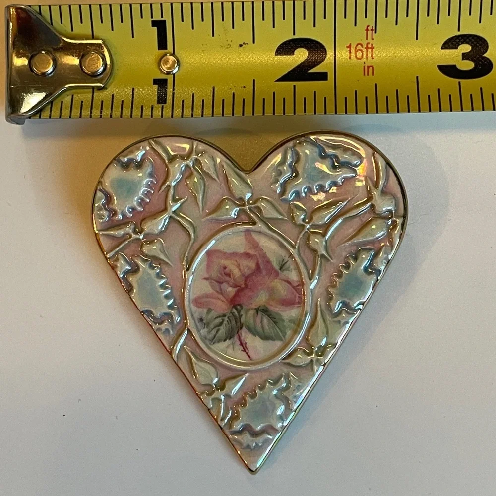 Vintage Iridescent Heart Brooch w/ Pink Rose Cameo Gift Boxed🌹💖 Rare Find! - Picture 5 of 7